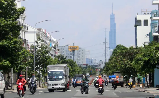 Từ 23/8, TP Hồ Chí Minh nâng cao biện pháp chống COVID-19, người dân "ai ở đâu ở yên đó"