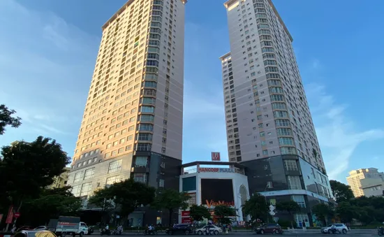 Hà Nội: Người dân chung cư Hancorp Plaza "kêu trời" vì bị cắt thang máy giữa mùa dịch