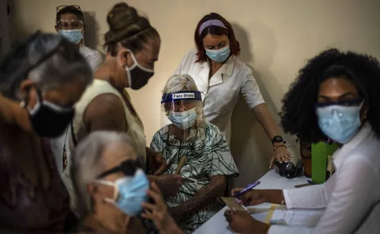 Cuba có thể là quốc gia đầu tiên tiêm vaccine COVID-19 cho tất cả người dân trước cuối năm 2021