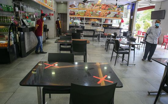 Malaysia: Các nhà hàng chưa muốn mở cửa trở lại do lo ngại dịch COVID-19