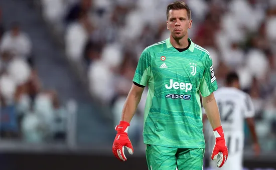 Khi thủ môn Szczesny liên tiếp mắc sai lầm