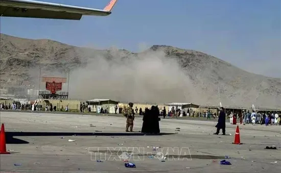 Taliban tăng cường an ninh bên ngoài sân bay quốc tế ở Kabul