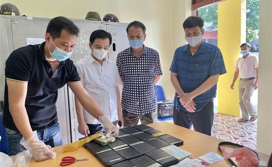 Triệt phá chuyên án ma túy xuyên quốc gia, bắt 2 đối tượng, thu giữ 20 bánh heroin