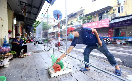 Chợ Hàng Bè nổi tiếng Hà Nội mở lại với diện mạo mới