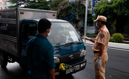 “Tuýt còi” nhiều địa phương ra văn bản gây khó cho lưu thông hàng hóa