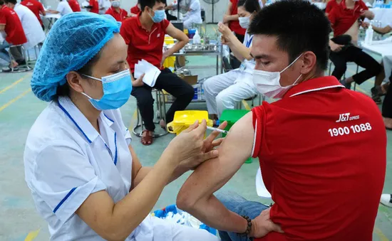 Vaccine và “mắt xích" shipper