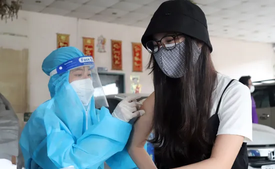 Hà Nội sẵn sàng tiêm vaccine phòng COVID-19 cho trẻ dưới 18 tuổi, dừng chốt kiểm soát cửa ngõ Thủ đô