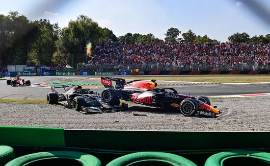 Max Verstappen bị trừ 3 bậc tại vạch xuất phát GP Nga