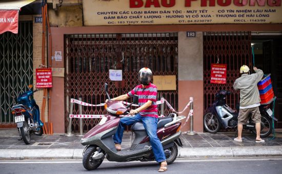 Hà Nội: Tạm đóng cửa tiệm bánh trung thu Bảo Phương vì để khách chen lấn