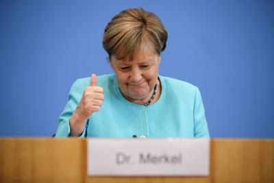 Thủ tướng Angela Merkel - biểu tượng nữ quyền của thế giới, người mẹ trong lòng người dân Đức