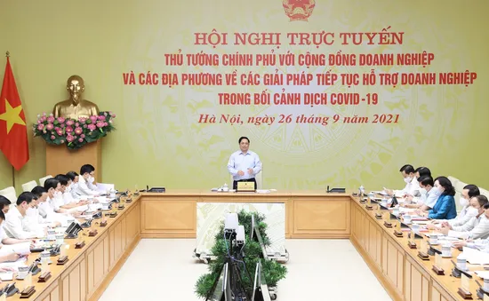 Thủ tướng chủ trì Hội nghị trực tuyến với cộng đồng doanh nghiệp