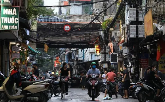 Nhịp sống "bình thường mới" dần trở lại với người dân phường Chương Dương (Hà Nội)