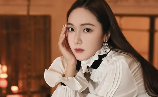 Jessica bị tố nợ nần, bạn trai lên tiếng phản bác