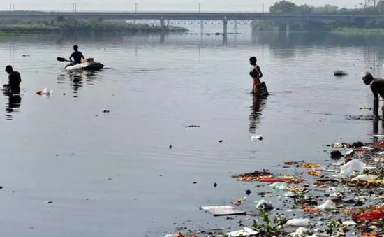 Congo: Rò rỉ chất thải độc hại từ mỏ kim cương tại Angola khiến 12 người tử vong