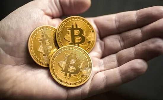 Bitcoin rớt giá mạnh, thị trường tiền mã hóa rực sắc đỏ