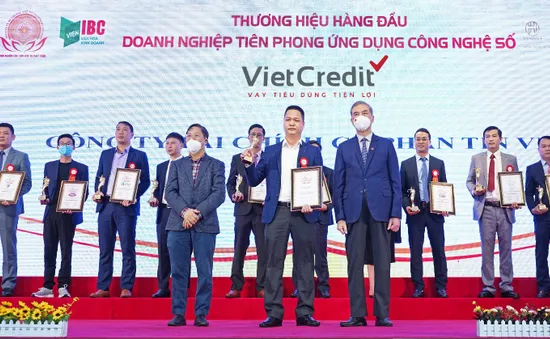 VietCredit vinh dự vào Top 10 thương hiệu hàng đầu Việt Nam