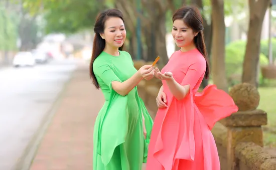 Sao mai Thu Hà “bắt tay” Linh Hoa ra mắt MV Tết “Trở về”