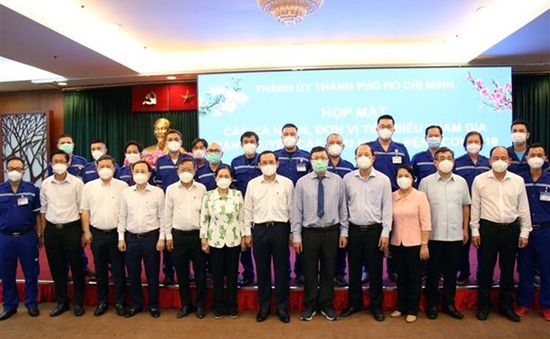 TP Hồ Chí Minh tri ân những người vận chuyển bệnh nhân COVID-19