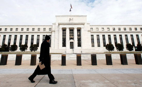 FED có thể nâng lãi suất lên 4,5%