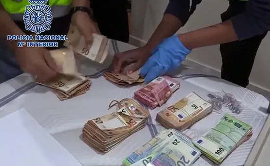 Triệt phá băng nhóm buôn bán ma túy và rửa tiền