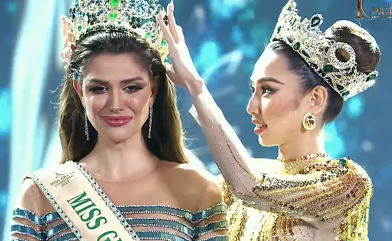 Khoảnh khắc người đẹp Brazil đăng quang Miss Grand International 2022