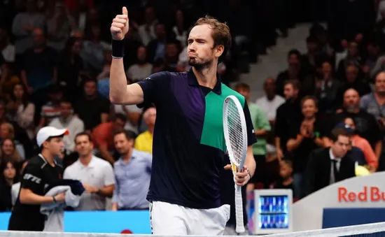 Daniil Medvedev và Jannik Sinner vào tứ kết Erste Bank mở rộng