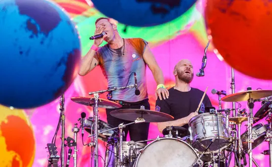 Huỷ 8 buổi diễn tại Brazil, Coldplay yêu cầu người hâm mộ giữ lại vé