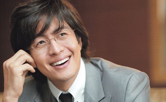 Rộ tin Bae Yong Joon "Bản tình ca mùa đông" giải nghệ vì trang web chính thức bị rao bán