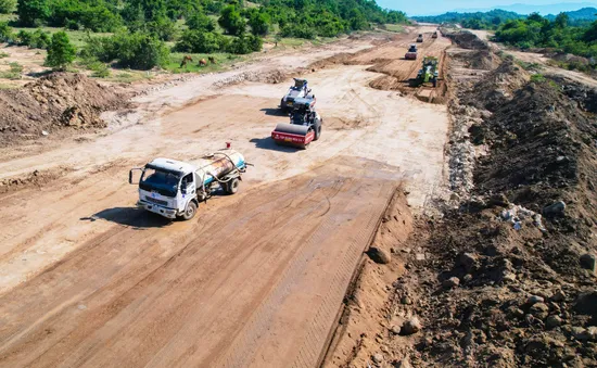 Bộ Giao thông Vận tải đôn đốc tiến độ cao tốc Bắc - Nam