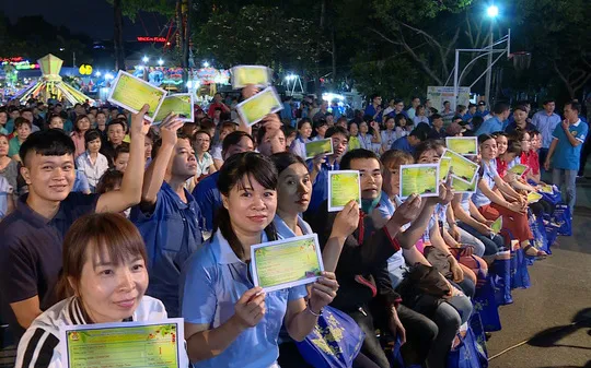 TP Hồ Chí Minh: Tặng hơn 36.500 vé xe, tàu, máy bay cho người lao động, sinh viên khó khăn về quê đón Tết