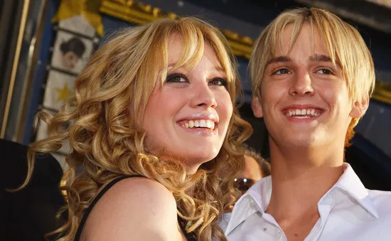 Hilary Duff tưởng nhớ bạn trai cũ Aaron Carter: "Xin lỗi vì cuộc sống đối với bạn quá khó khăn"