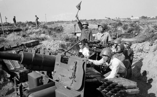 Tầm vóc thời đại của thắng lợi Điện Biên Phủ trên không năm 1972