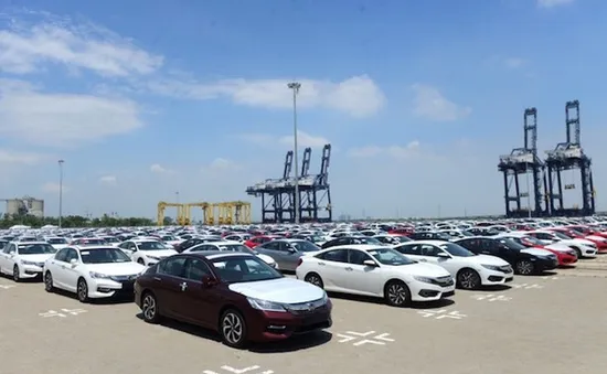 Kỷ lục: Một tháng nhập khẩu gần 23.000 ô tô vào Việt Nam