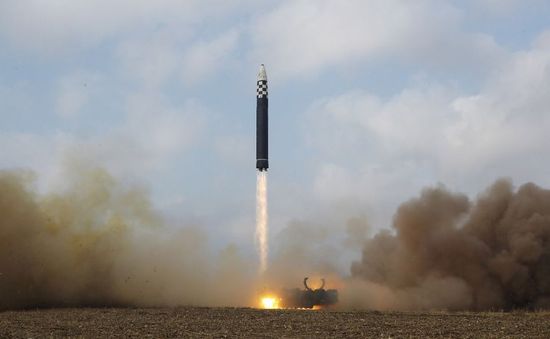 Mỹ áp đặt lệnh trừng phạt 3 quan chức Triều Tiên sau vụ thử ICBM