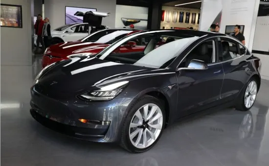 Tesla giảm giá một số mẫu ô tô tại Mỹ, Canada