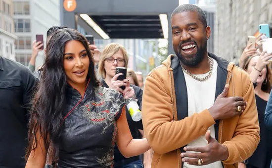 Kim Kardashian vẫn bảo vệ hình tượng của Kanye West trước mặt các con