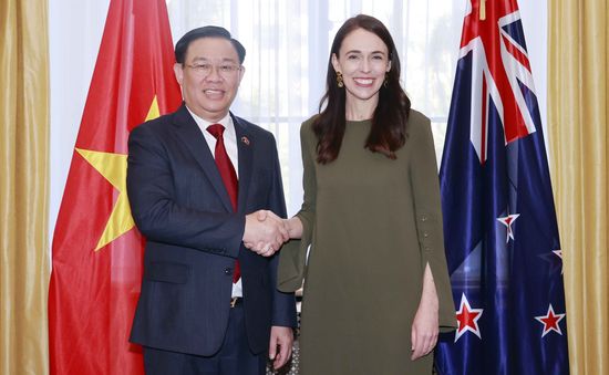 Chủ tịch Quốc hội Vương Đình Huệ hội kiến Thủ tướng New Zealand Jacinda Ardern