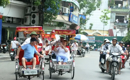 “Mở cửa” bầu trời tạo đà cho hàng không, du lịch “cất cánh”