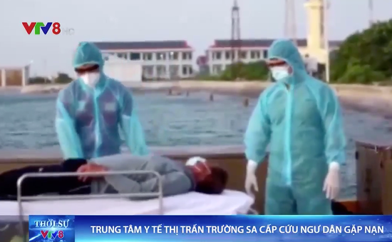 Trung tâm y tế thị trấn Trường Sa cấp cứu ngư dân gặp nạn trên biển