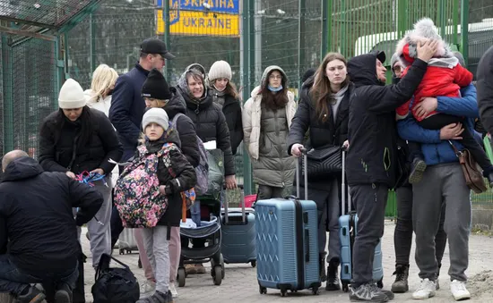 Tiếng súng nổ, bom rơi mãi hằn sâu trong ký ức của những đứa trẻ trong cuộc chiến ở Ukraine