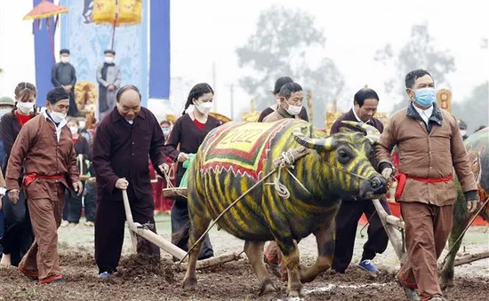 Chủ tịch nước khai Hội Tịch điền Đọi Sơn