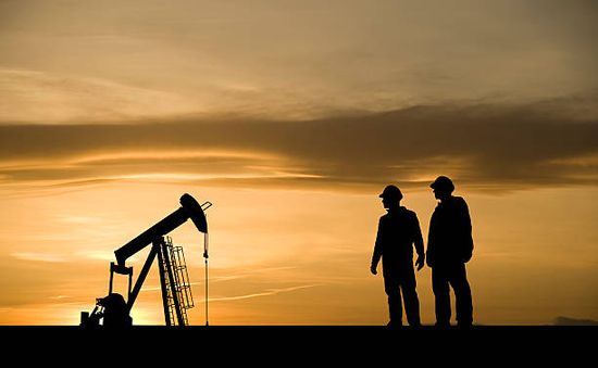 OPEC+ khó kiểm soát biến động giá dầu