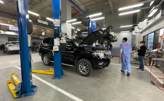 Chủ xe Toyota bàng hoàng vì xe Prado bỗng dưng báo động lúc nửa đêm