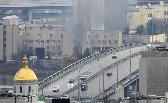 Nga mở nhiều đợt công kích vào các thành phố, tăng cường lực lượng đến thủ đô Ukraine