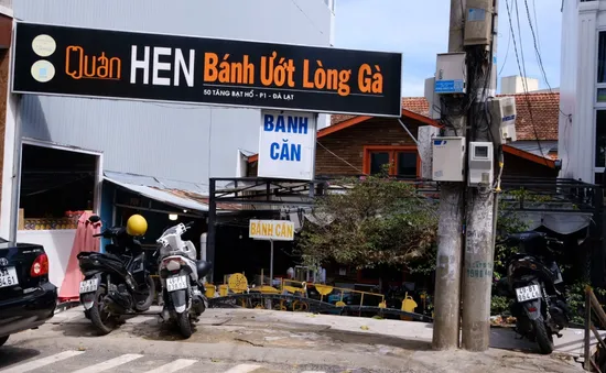 Chủ quán bánh ướt lòng gà Đà Lạt bị tố cư xử tệ, chửi bới du khách