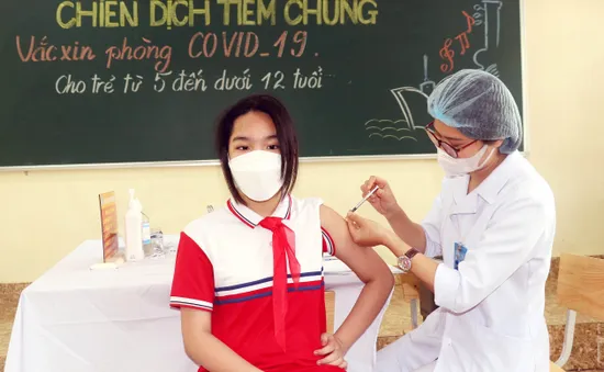 Địa phương đầu tiên tiêm vaccine COVID-19 cho trẻ: Tiêm cho học sinh lớp 6 rồi hạ thấp dần độ tuổi