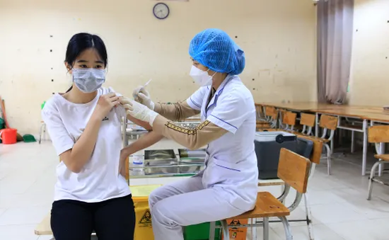 Hà Nội: Hơn 8.400 trẻ lớp 6 đã được tiêm vaccine phòng COVID-19