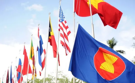 Khu vực ASEAN đang đối mặt với thách thức kép