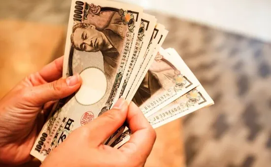 BOJ cảnh báo tác động tiêu cực của việc đồng Yen mất giá