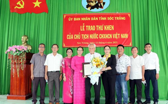 100 tuổi vẫn không ngừng làm việc thiện